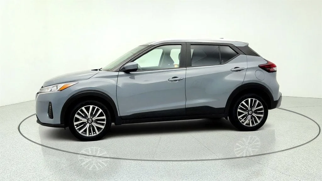 Used 2021 Boulder Gray Pearl Nissan SV FWD image 8