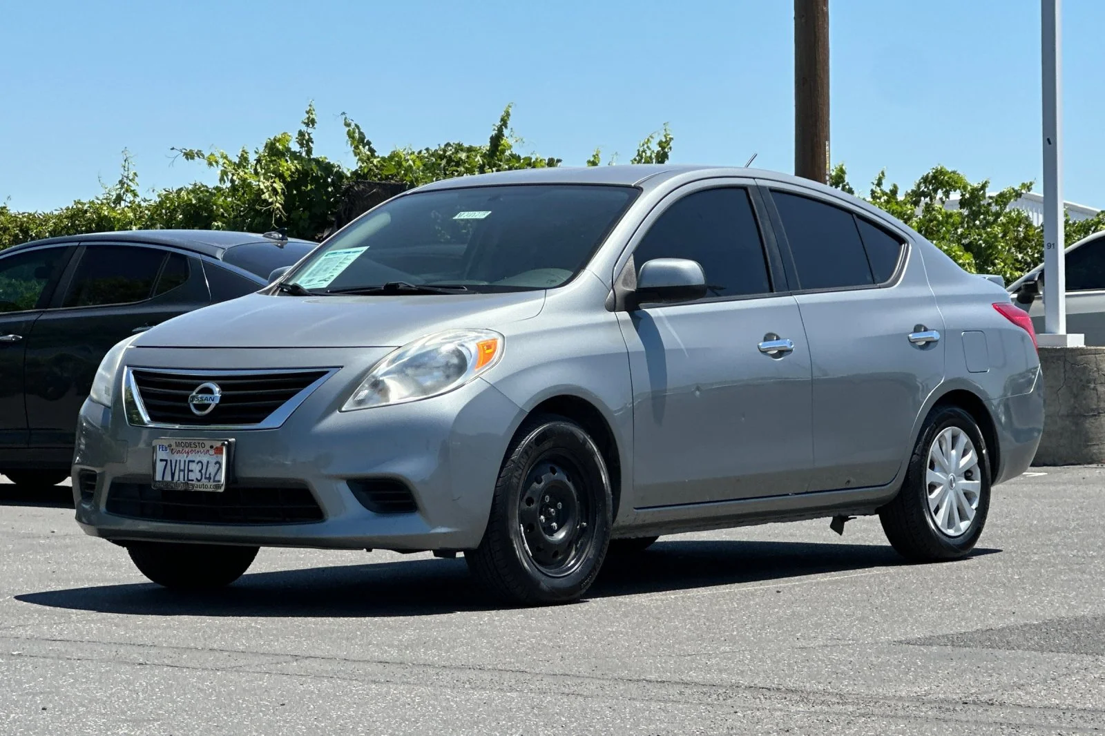 Used 2014 Magnetic Gray Nissan SV image 8