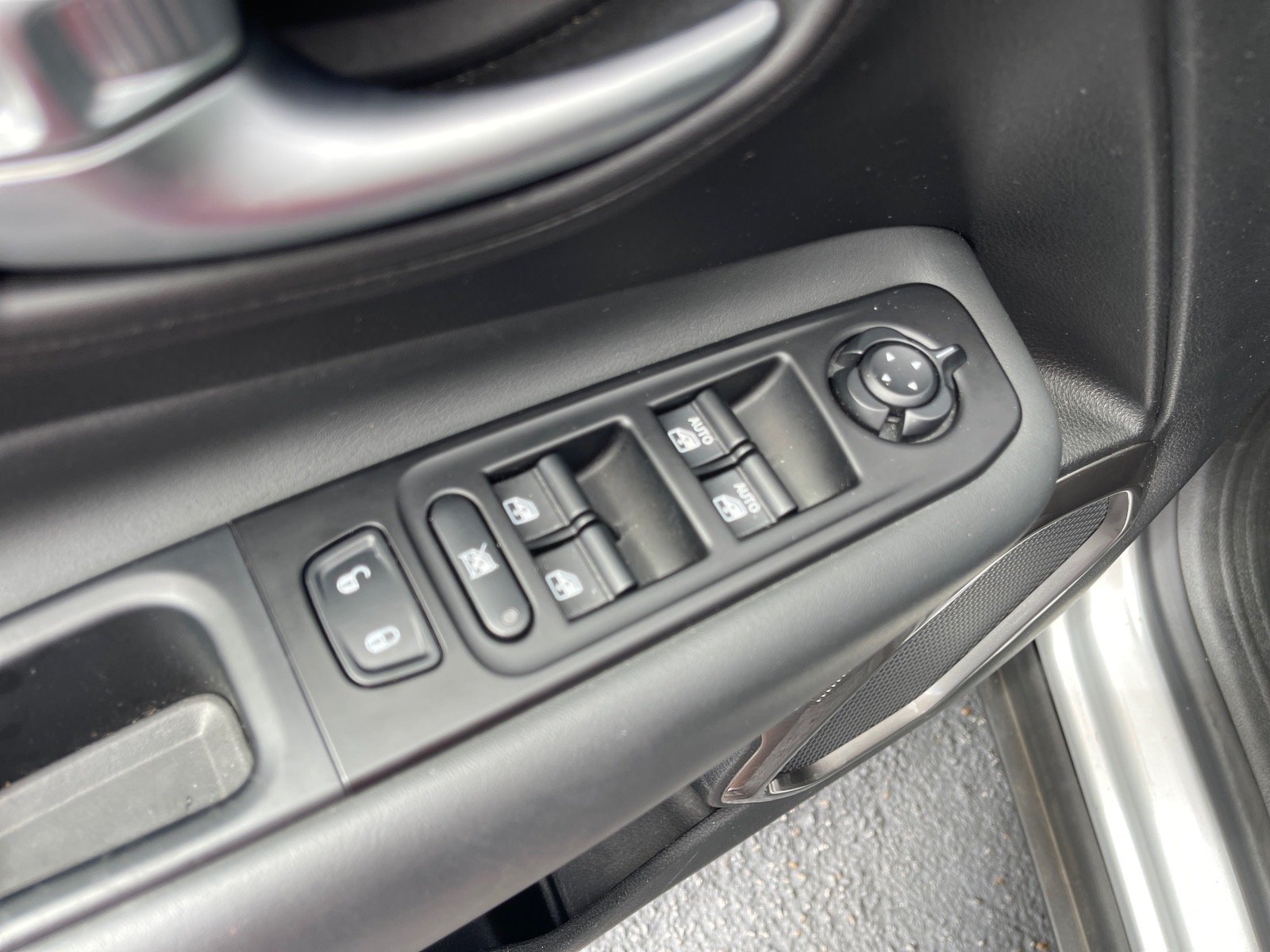 Used 2021 Silver Jeep Limited image 8
