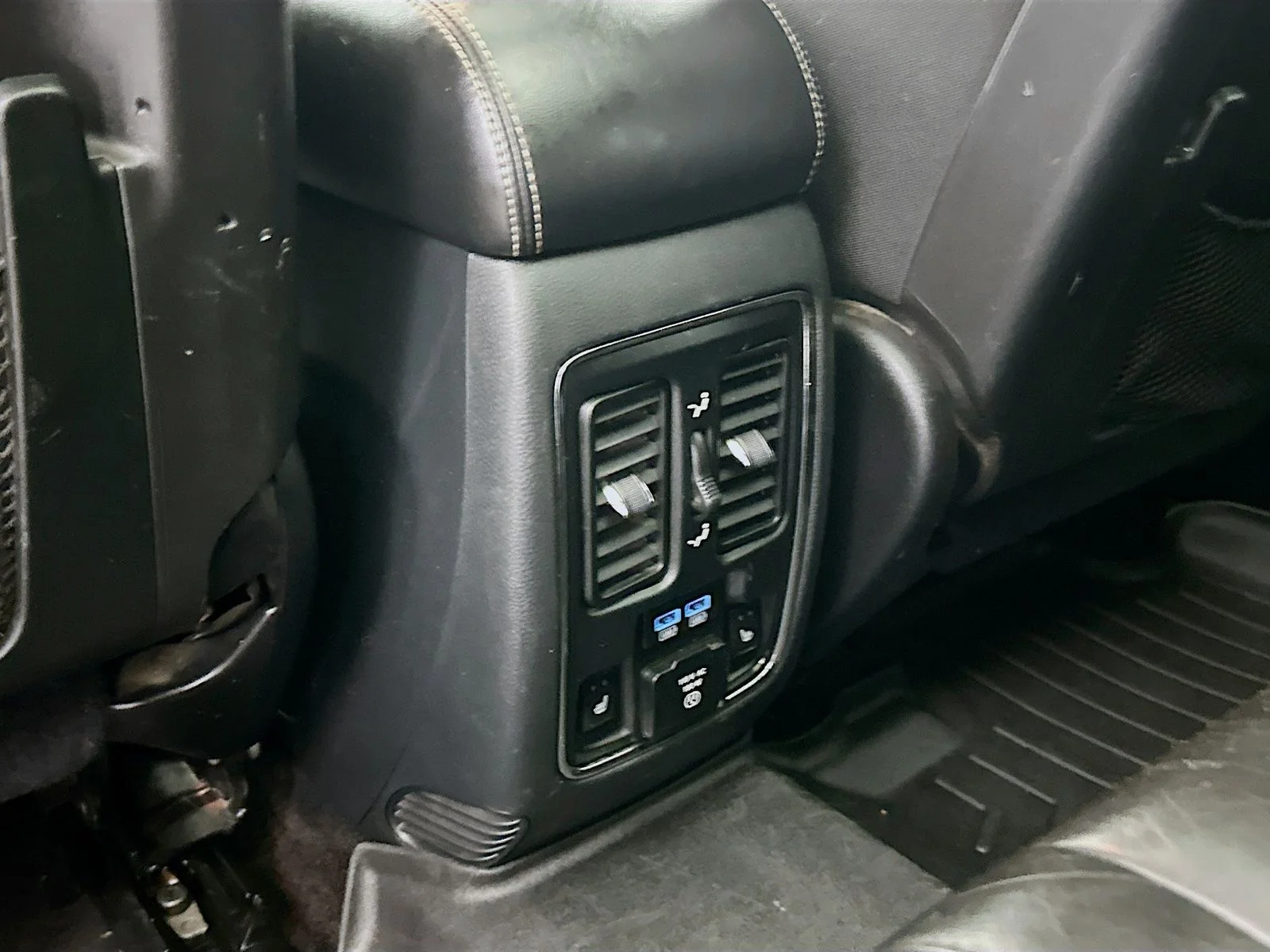 Used 2017 Bright White Clearcoat Jeep Limited image 26