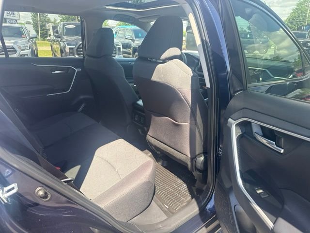 Used 2024  Toyota XLE image 12
