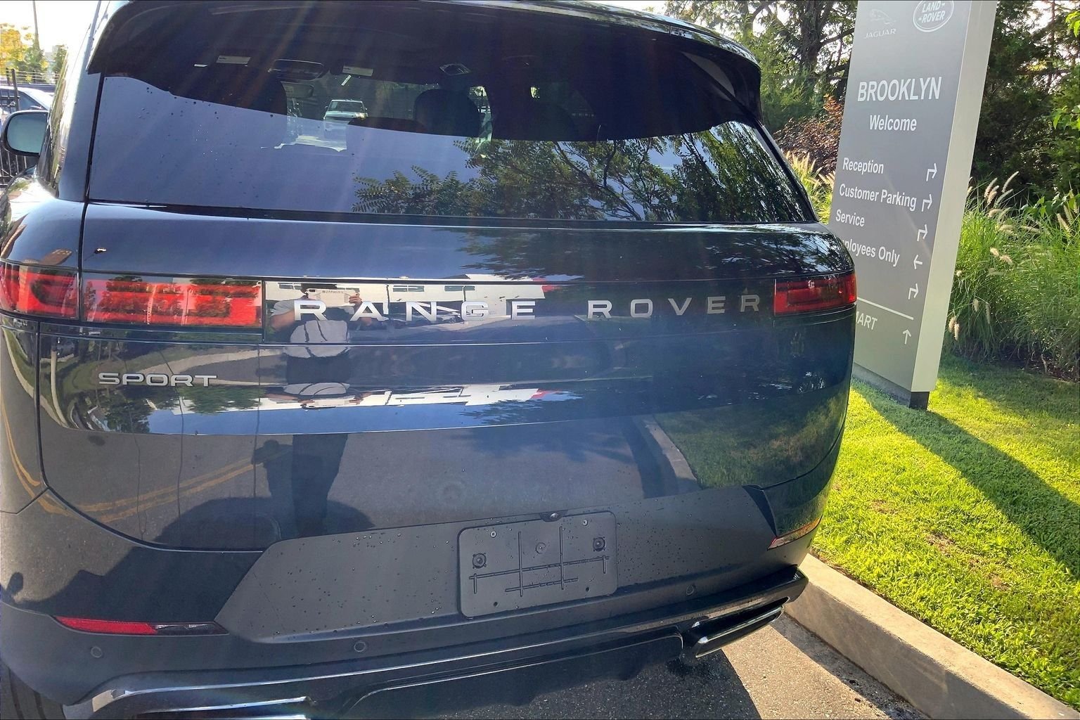 New 2026 Santorini Black Land Rover SE image 15