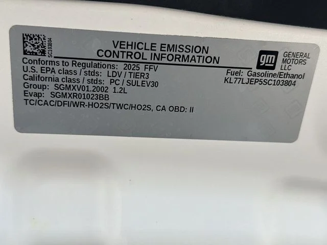Used 2025 White Chevrolet 2RS image 31