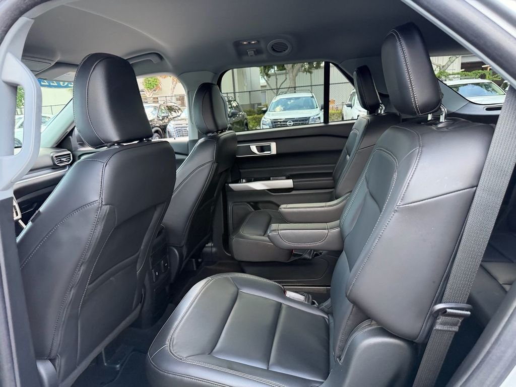 Used 2023 Silver Ford XLT image 12