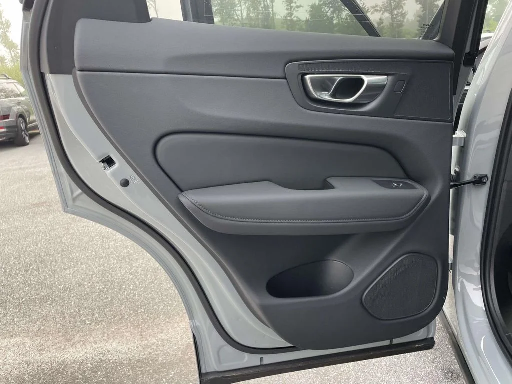 New 2026 Vapour Grey Volvo Ultra image 2
