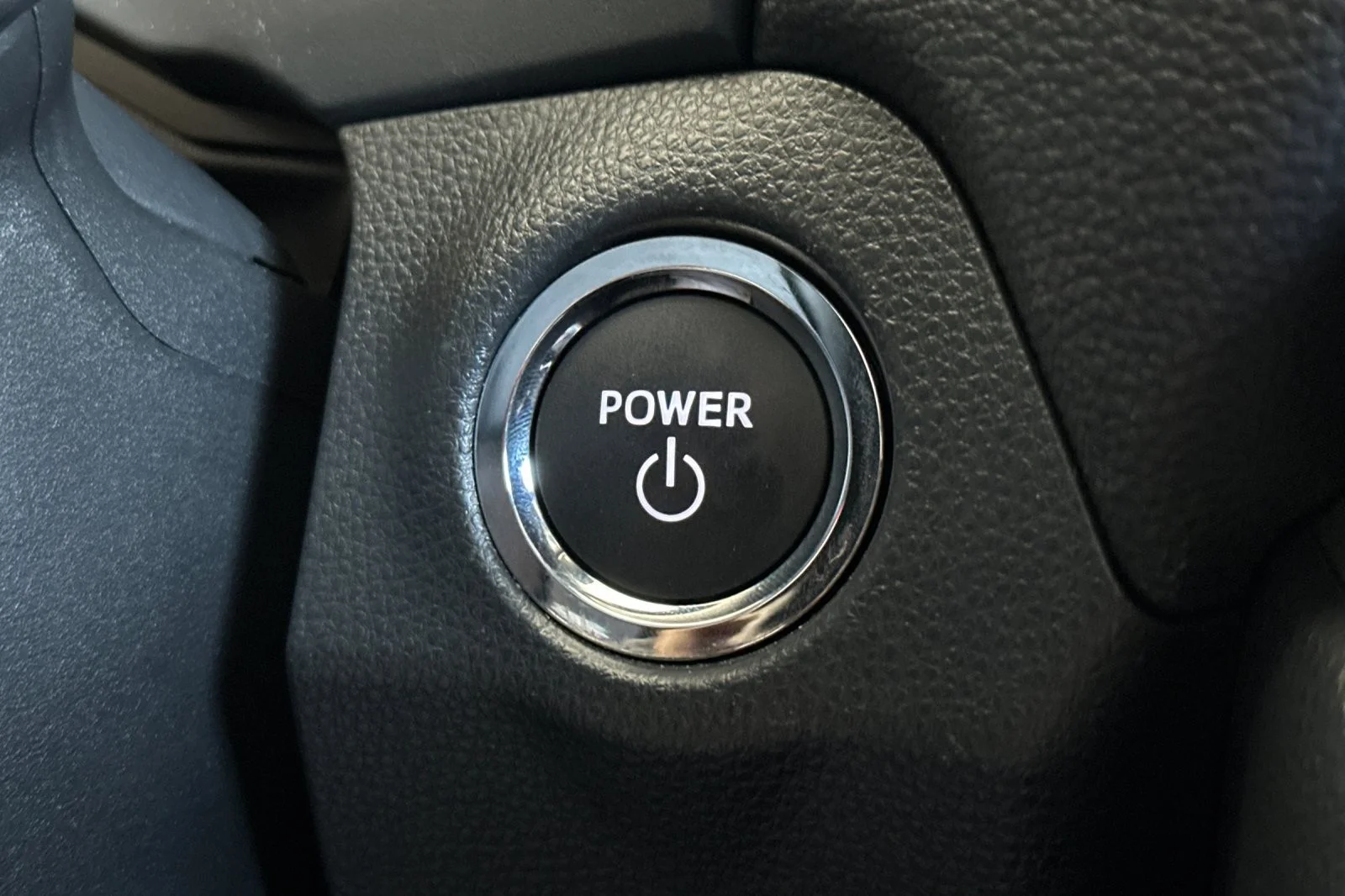 Used 2024 Wind Chill Pearl Toyota Hybrid XLE Premium image 21