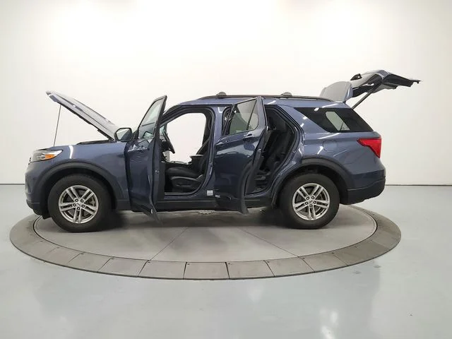 Used 2021 Blue Ford XLT image 12