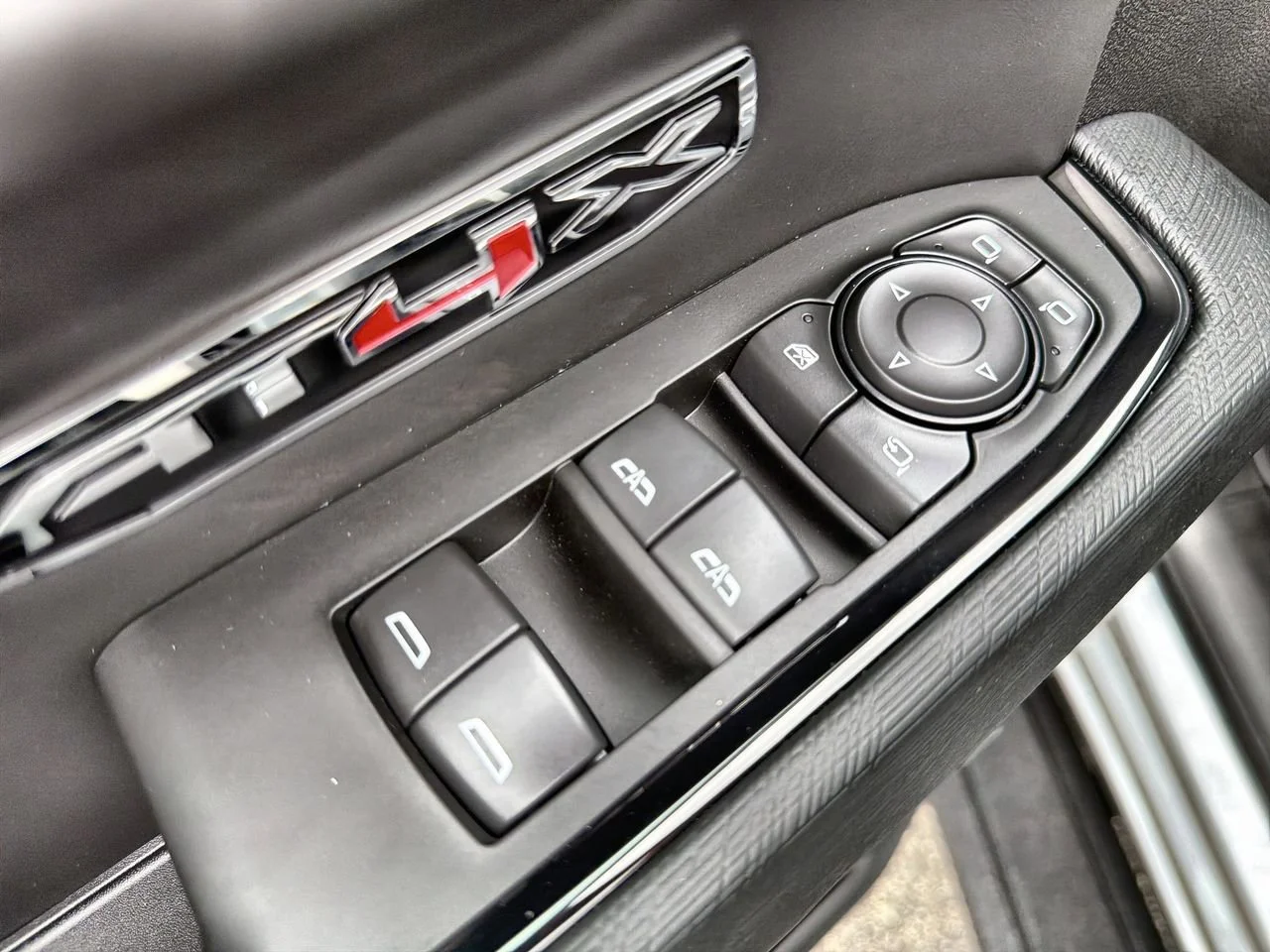 New 2026 Sterling Metallic GMC AT4X image 19