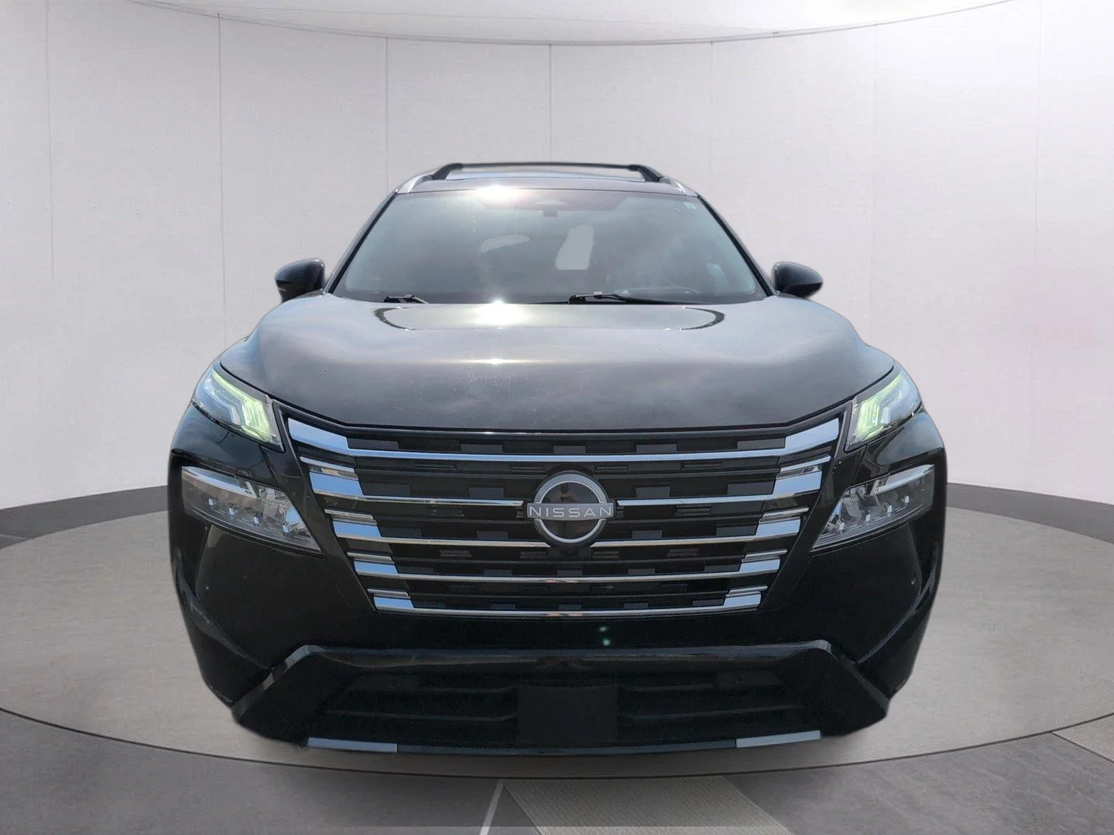 Used 2026 Super Black Nissan Platinum image 8