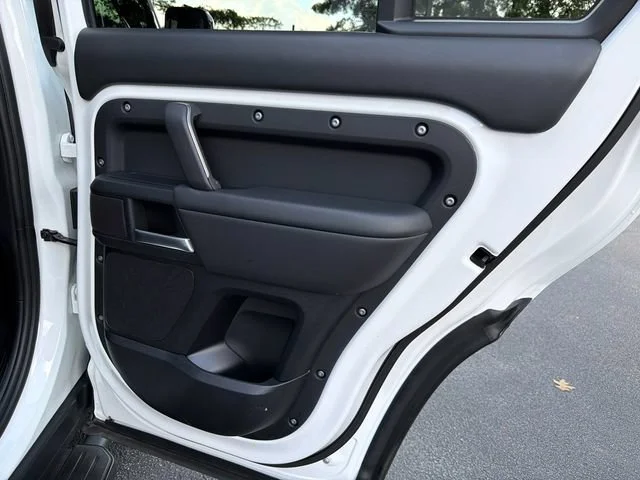 Used 2025 White Land Rover 130 P300 S image 16