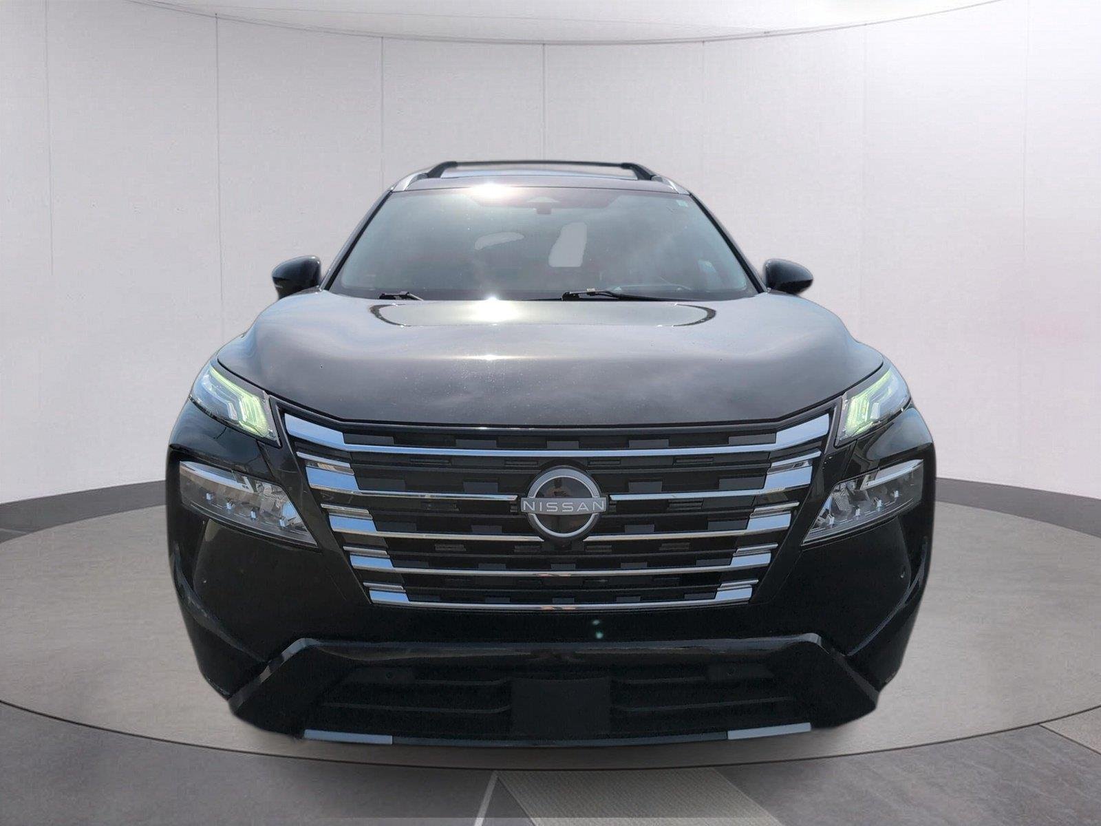 Used 2026 Super Black Nissan Platinum image 8