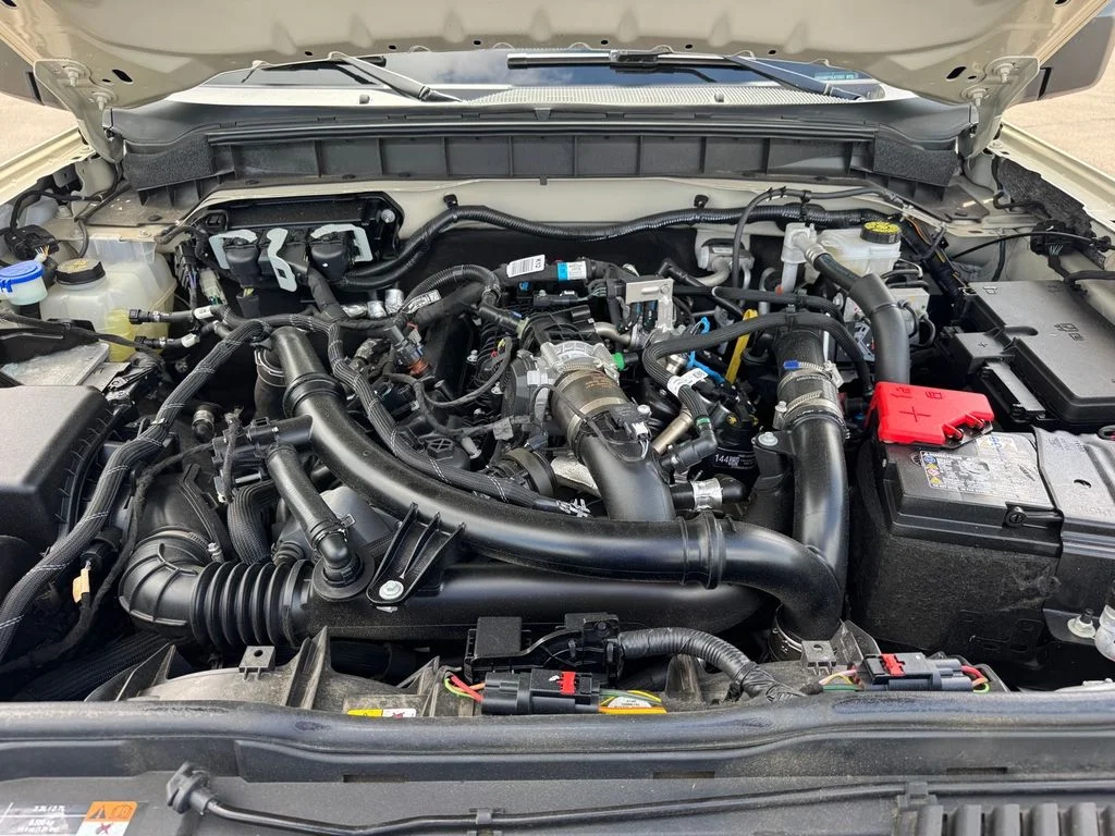 Used 2025 Beige Ford Badlands image 19