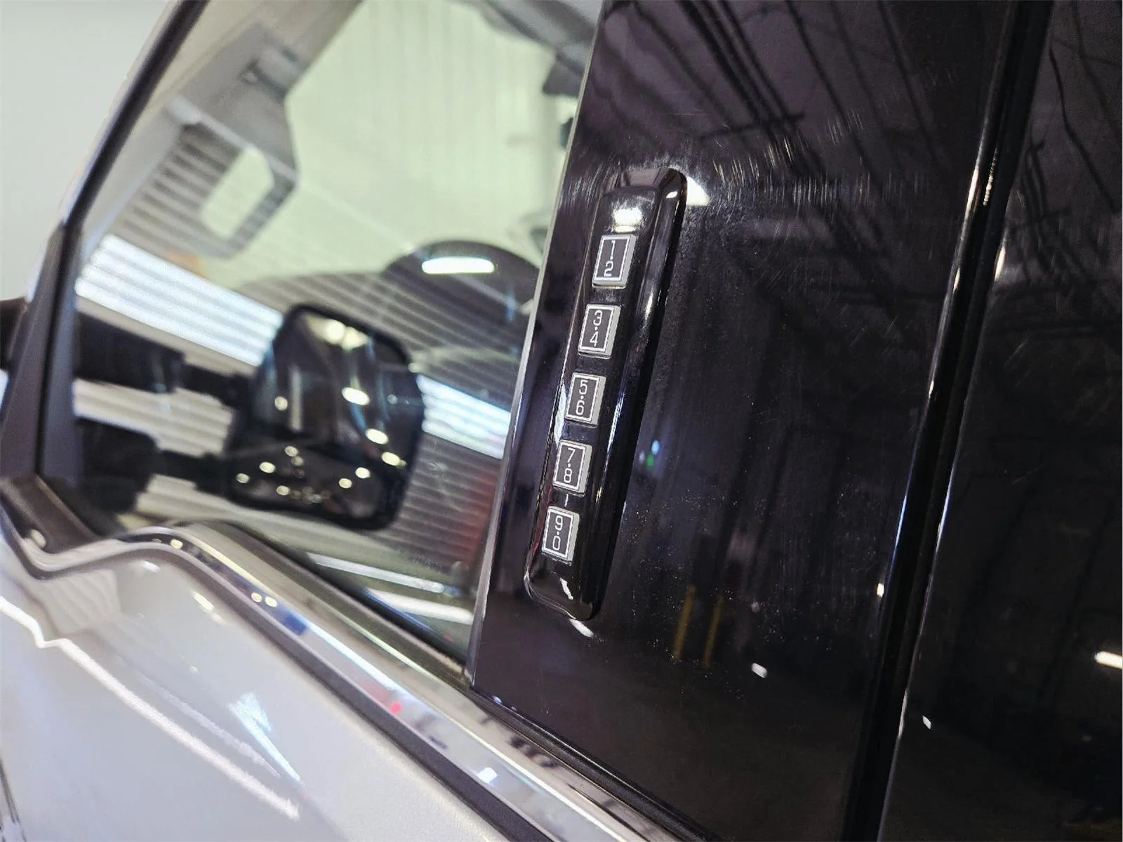 Used 2024 Iconic Silver Ford LARIAT image 16