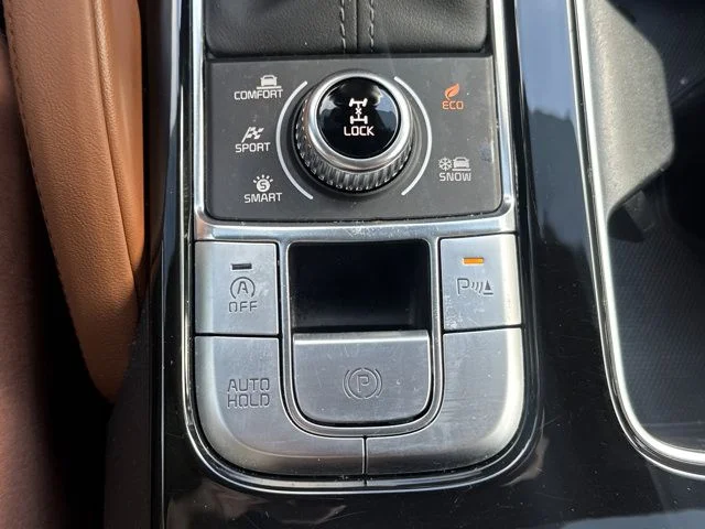 Used 2025 Black Kia EX X-Line image 32