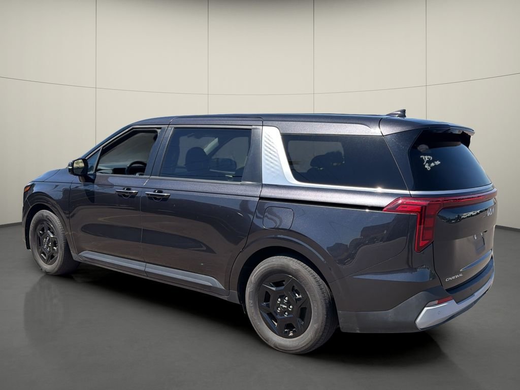 Used 2025 Gray Kia LXS image 5