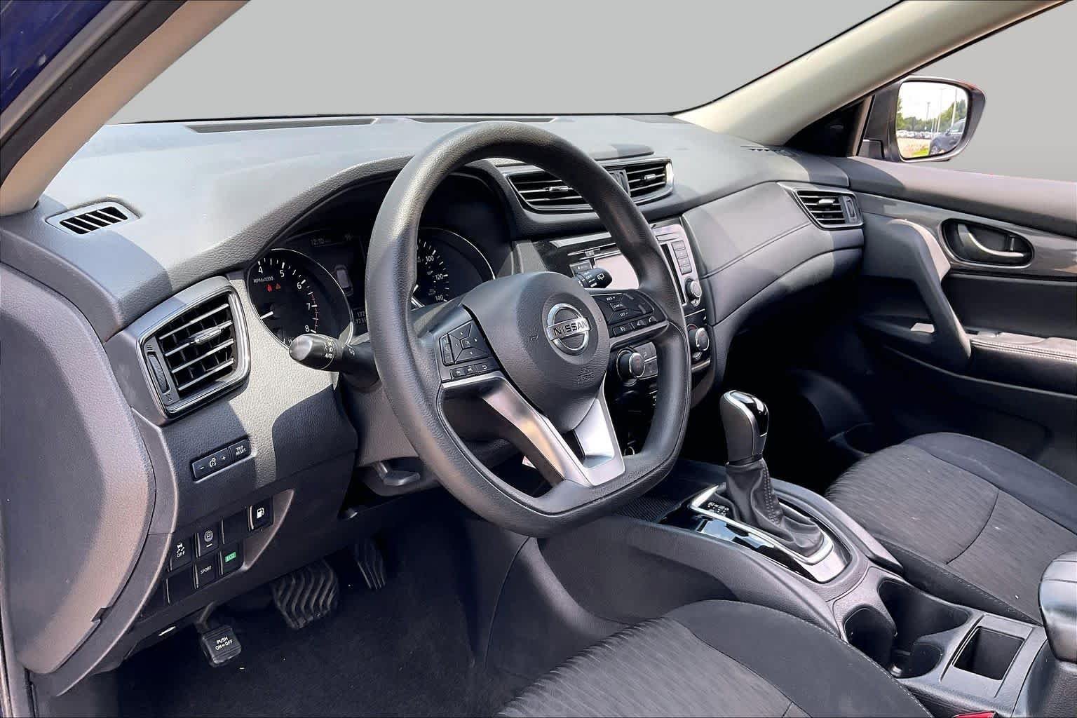 Used 2019 Caspian Blue Metallic Nissan S image 15