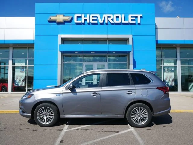 Used 2022 Mitsubishi Outlander PHEV LE with VIN JA4J2VA71NZ058588 for sale in Roseville, Minnesota