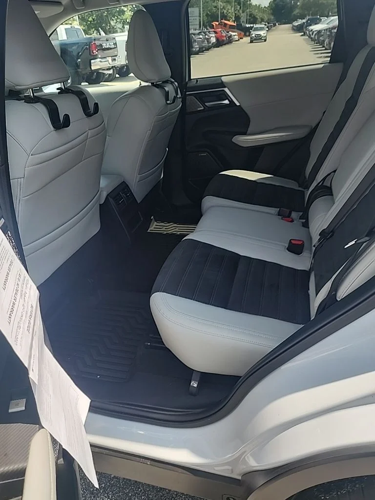 Used 2025 White Mitsubishi SE image 8