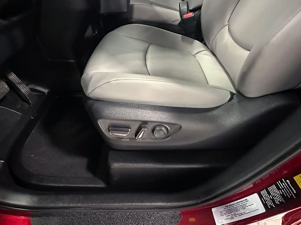 Used 2026 Red Toyota Wheelchair Accessible- XLE image 18