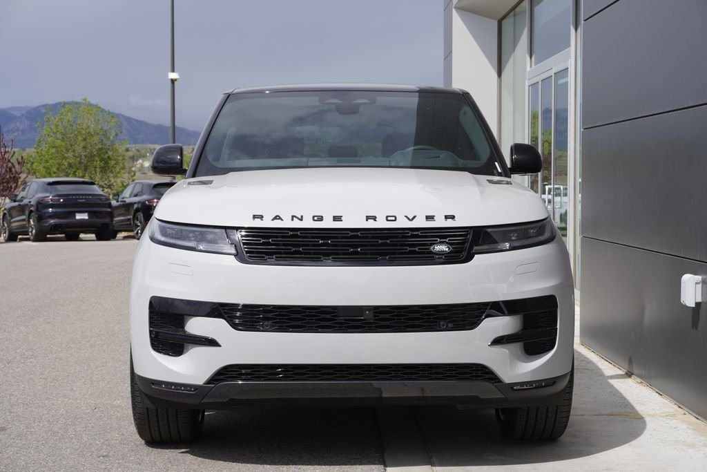 New 2026 Borasco Grey Land Rover SE image 5