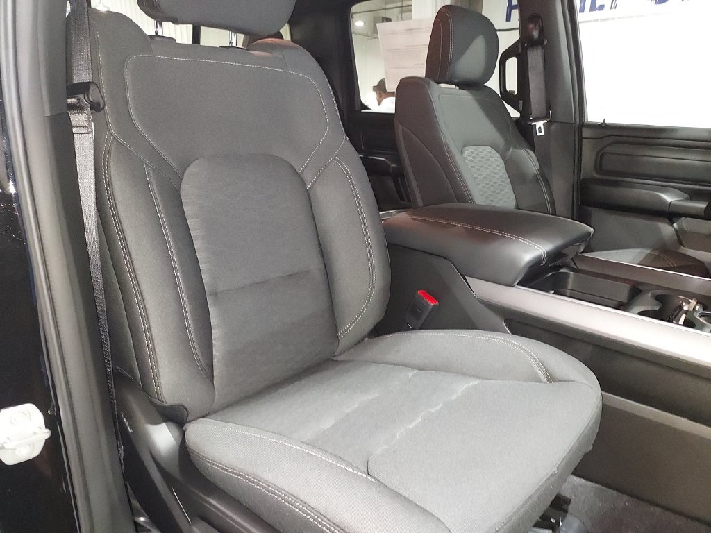 New 2026 Diamond Black Crystal Pearl-Coat Exterior Paint RAM Express image 30