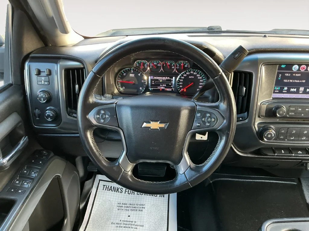 Used 2016 SUMMIT WHITE Chevrolet LT image 17