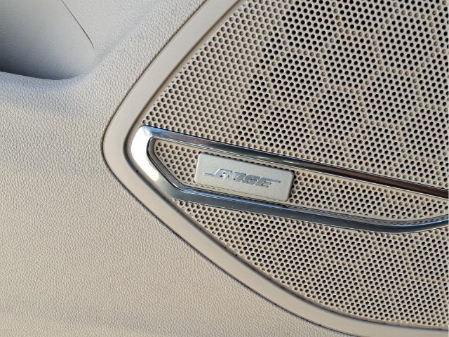 Used 2022 EBONY TWILIGHT METALLIC Buick Avenir image 18