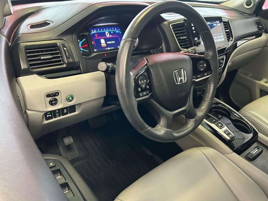 Used 2022 Silver Honda Touring image 13