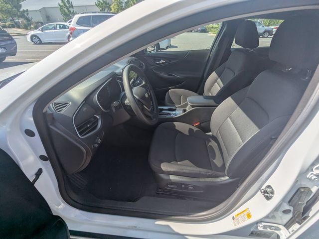 Used 2025 White Chevrolet LT image 9