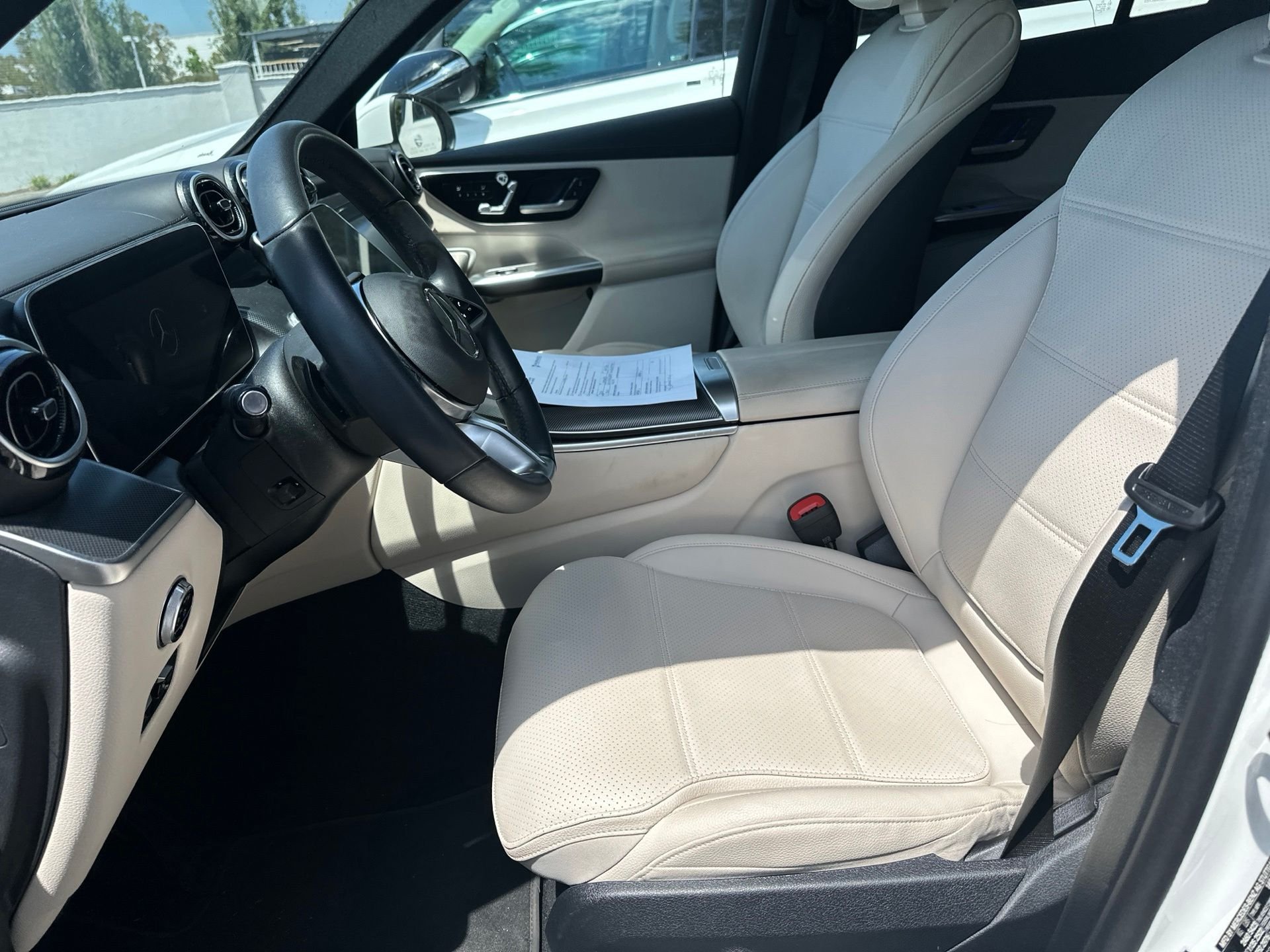 Used 2024 White Mercedes-Benz GLC 300 image 7