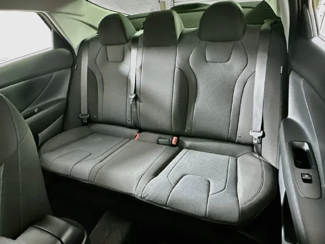 New 2026 Hyundai ELANTRA SE