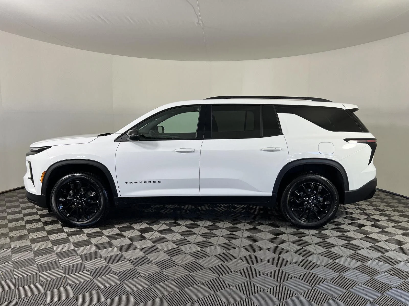 Used 2025 Summit White Chevrolet LT image 29