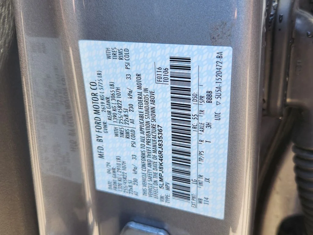 Used 2024 Gray Metallic Lincoln Reserve image 30