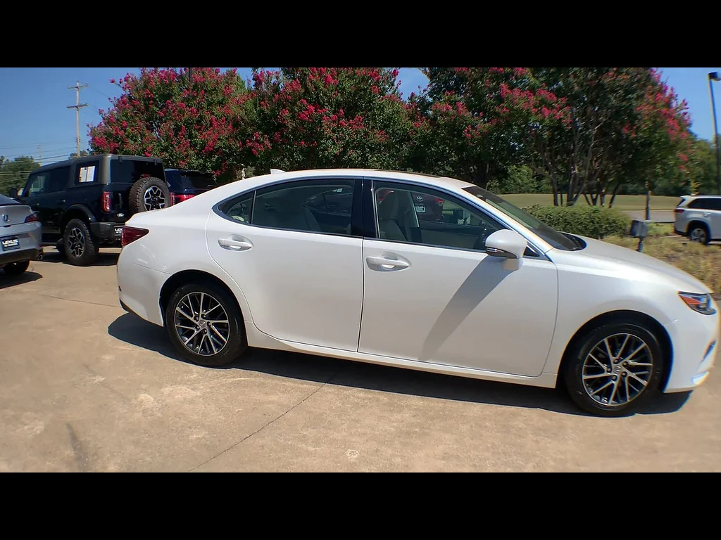 Used 2018 Eminent White Pearl Lexus 350 image 9