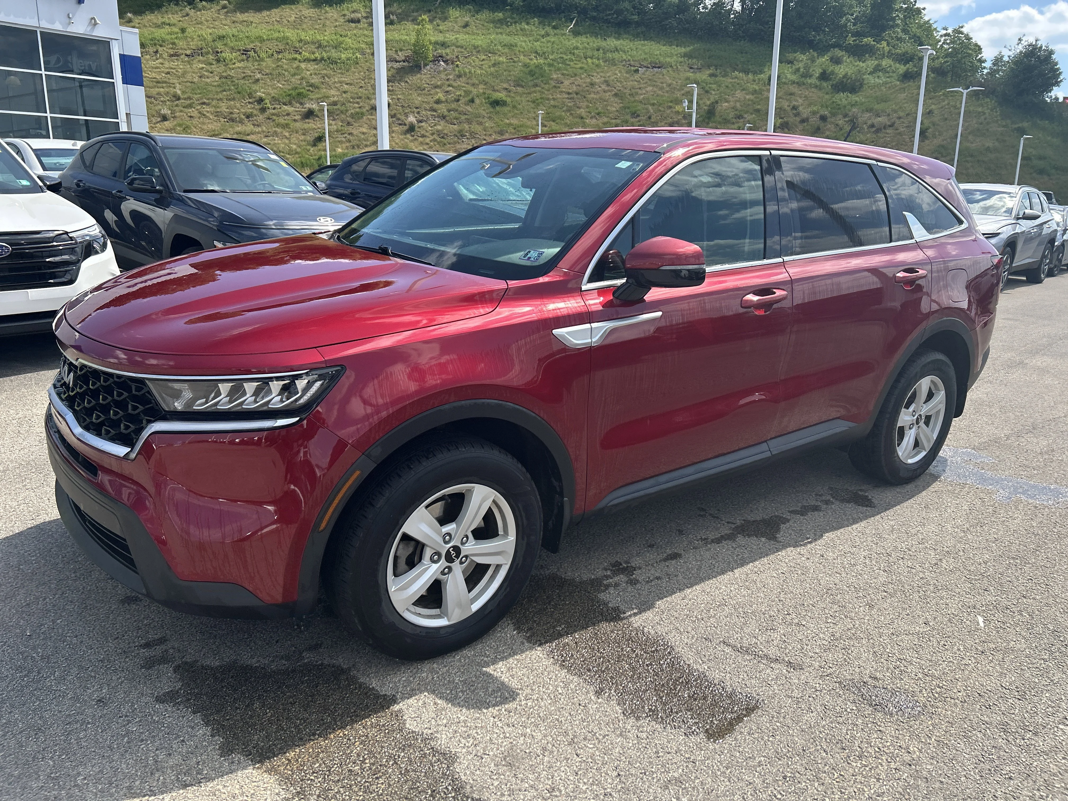 Certified Used 2022 Passion Red Tintcoat Kia LX image 12
