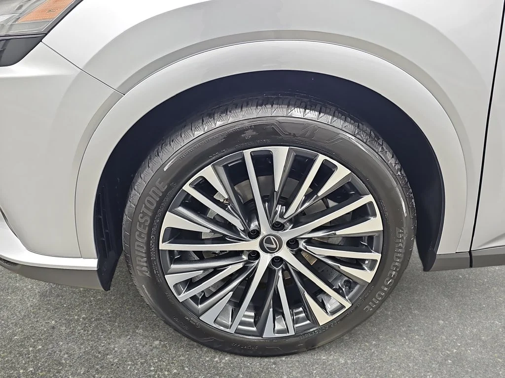 New 2026 Iridium Lexus PREMIUM PLUS image 31