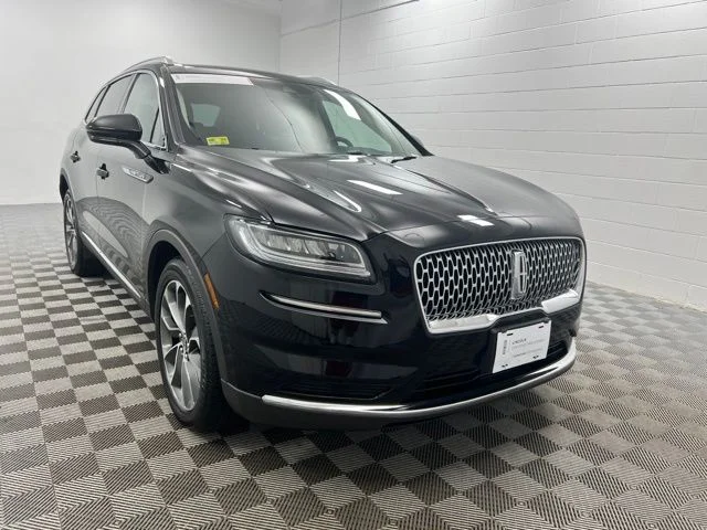 Used 2022 Black Lincoln Reserve image 1