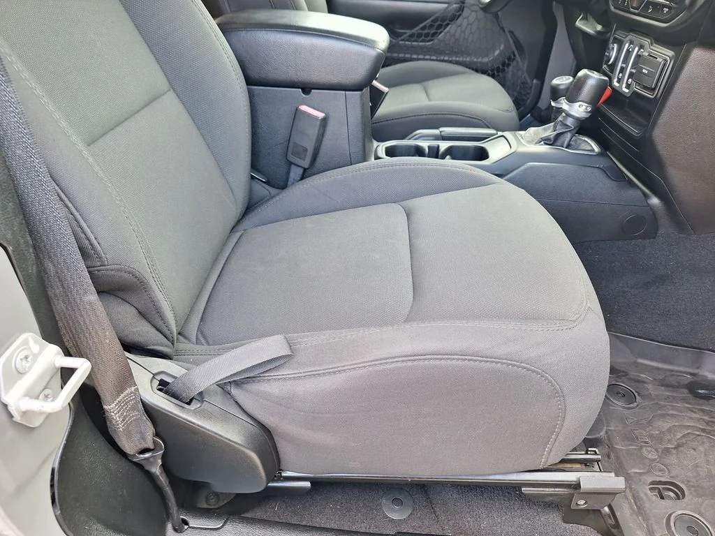 Used 2020 Gray Jeep Sport S image 22