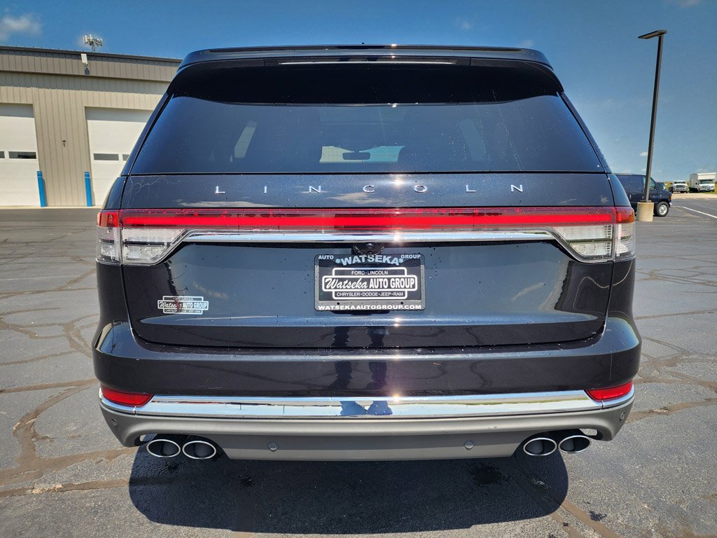 Used 2020 Infinite Black Metallic Lincoln Reserve image 7