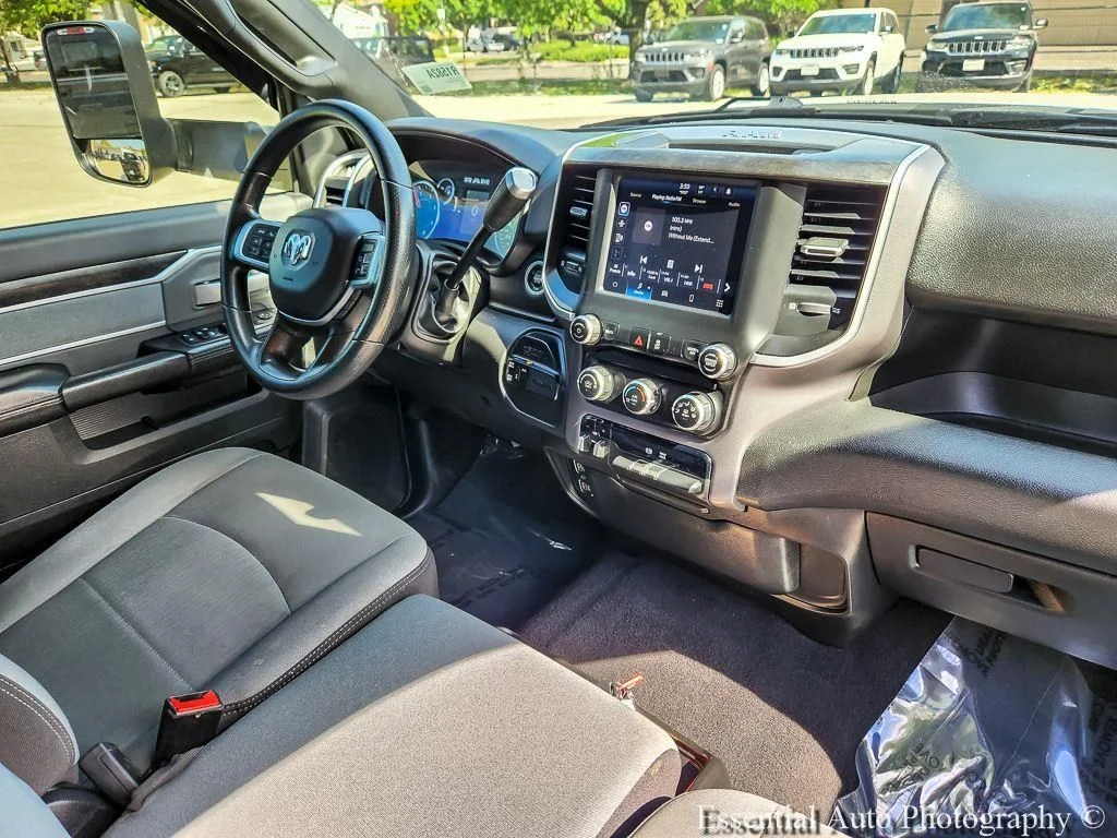 Used 2022 White Ram Big Horn image 21