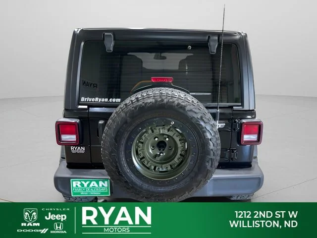 Used 2023 Black Jeep Sport image 4
