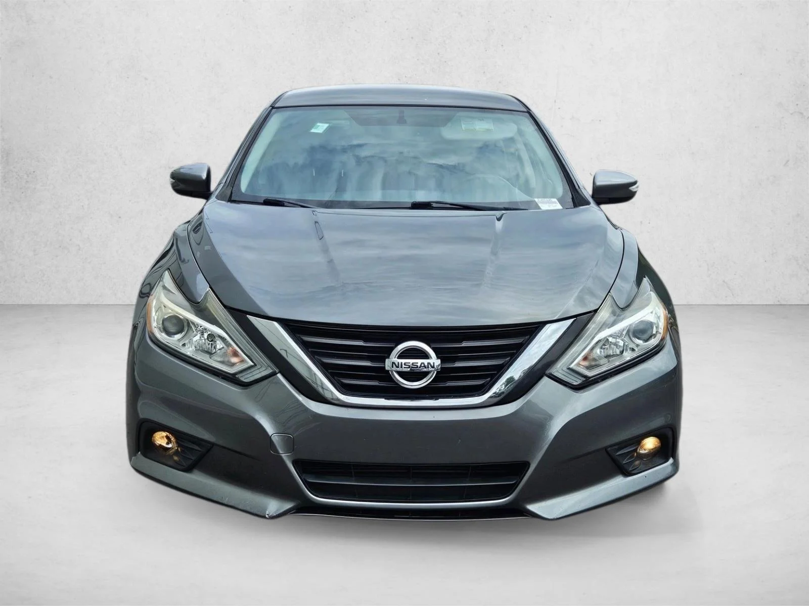 Used 2018 Gun Metallic Nissan 2.5 SL image 2