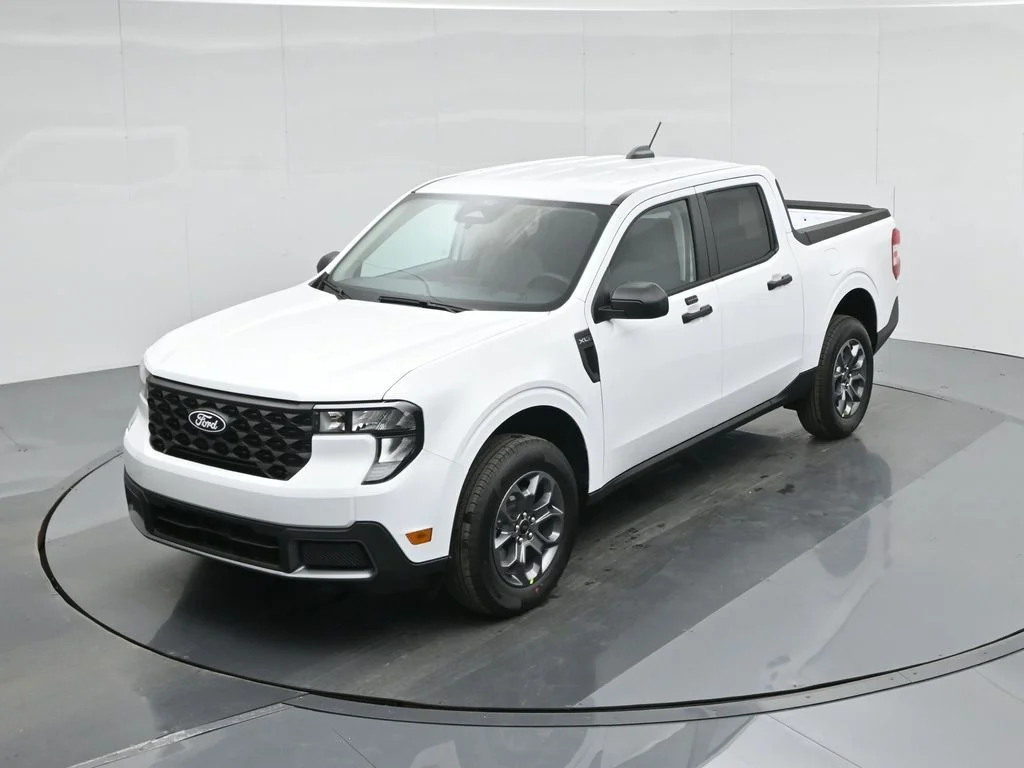 New 2026 Oxford White Ford XLT image 37