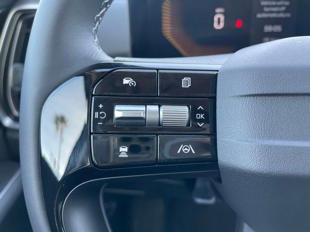 New 2026 White Kia S image 23