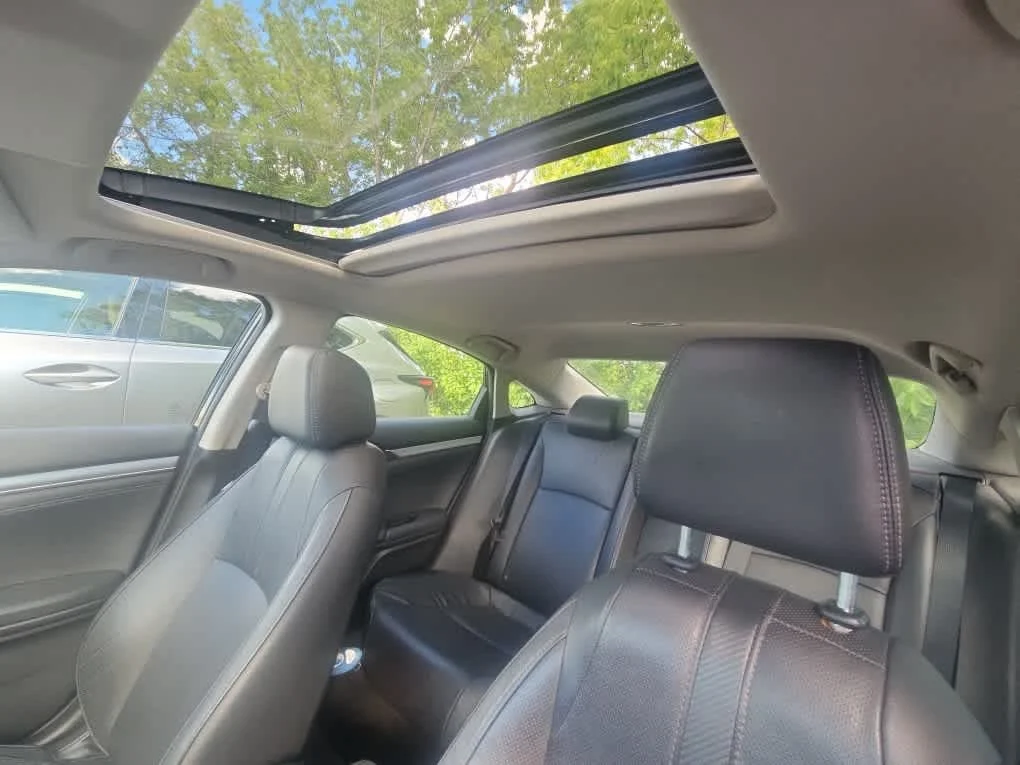 Used 2016 Crystal Black Pearl Honda Touring image 15