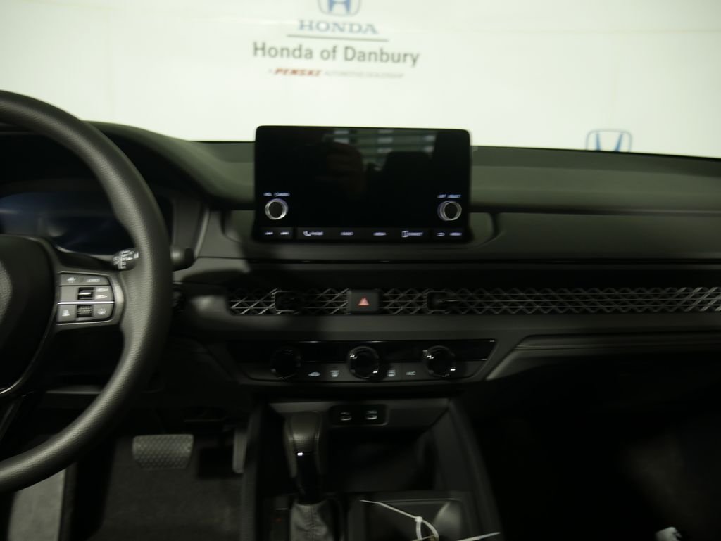 New 2026 Platinum White Pearl Honda LX image 13