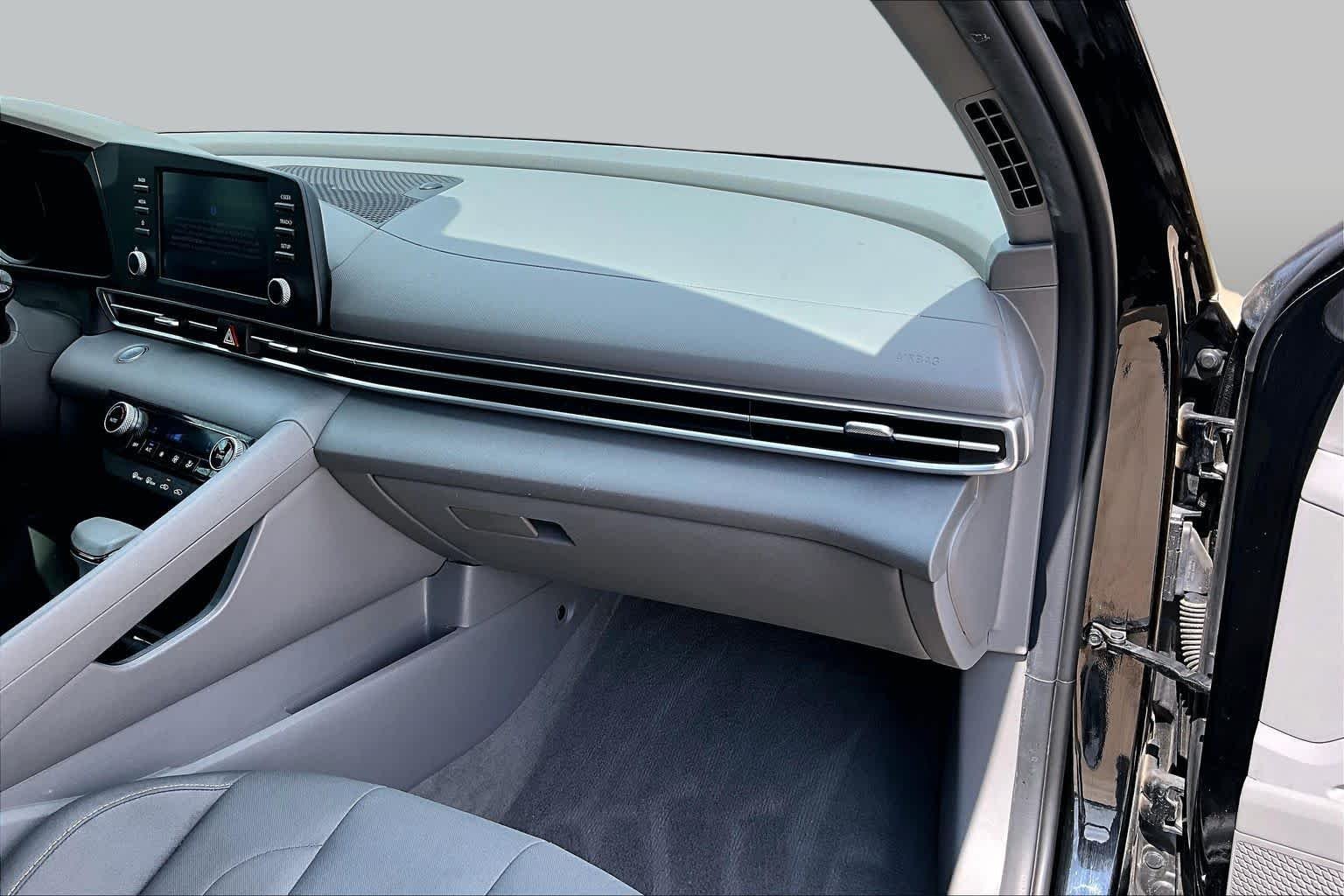 Used 2023 Phantom Black Hyundai SEL image 19