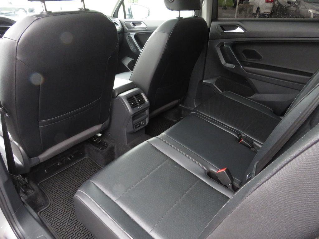 Used 2020 Silver Metallic Volkswagen 2.0T SEL image 23
