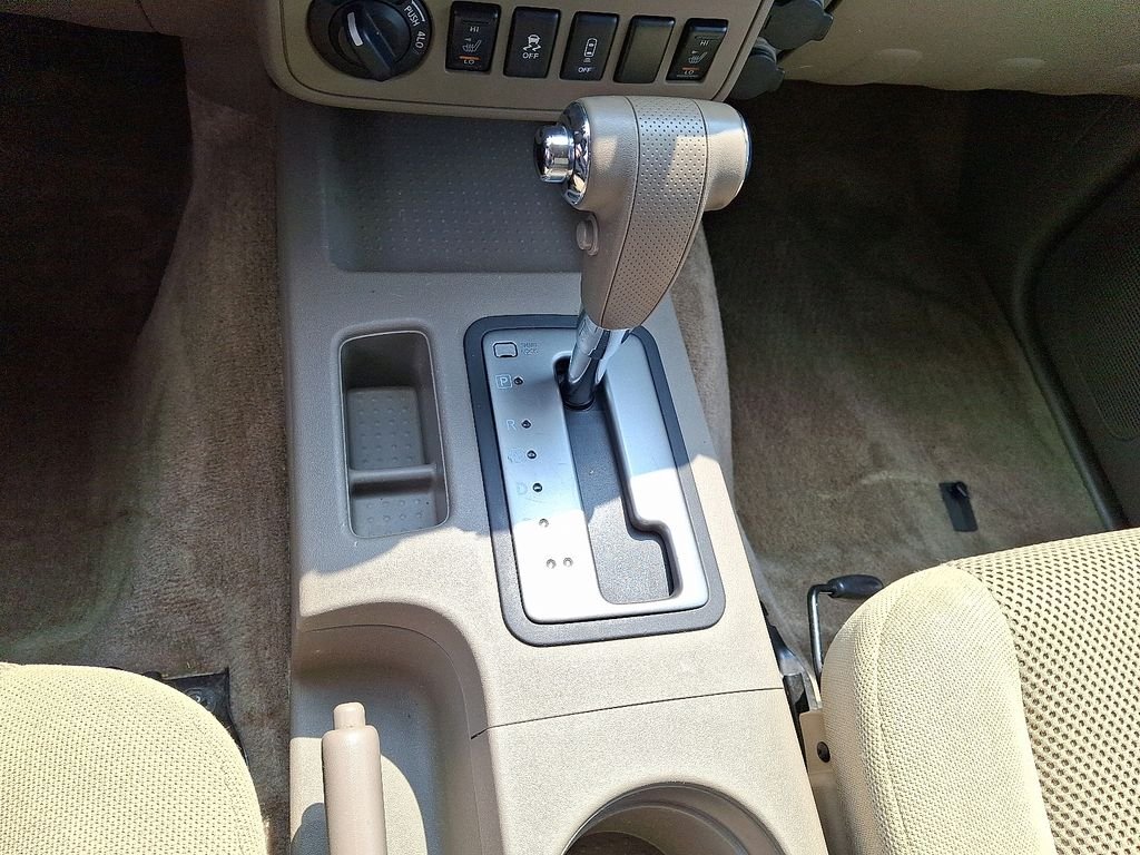 Used 2014 Red Nissan SV image 16