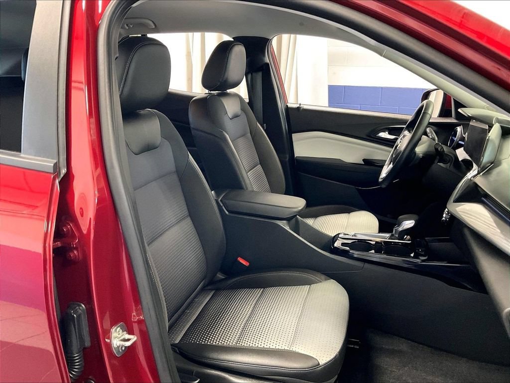 Used 2025 Crimson Metallic Chevrolet LT image 11